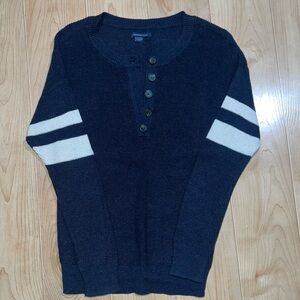 American Eagle Outfitters Navy and White Men's Sweater